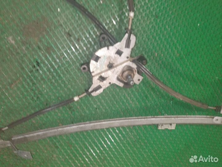 Стеклоподъемник передний Крайслер Вояджер 3 механ