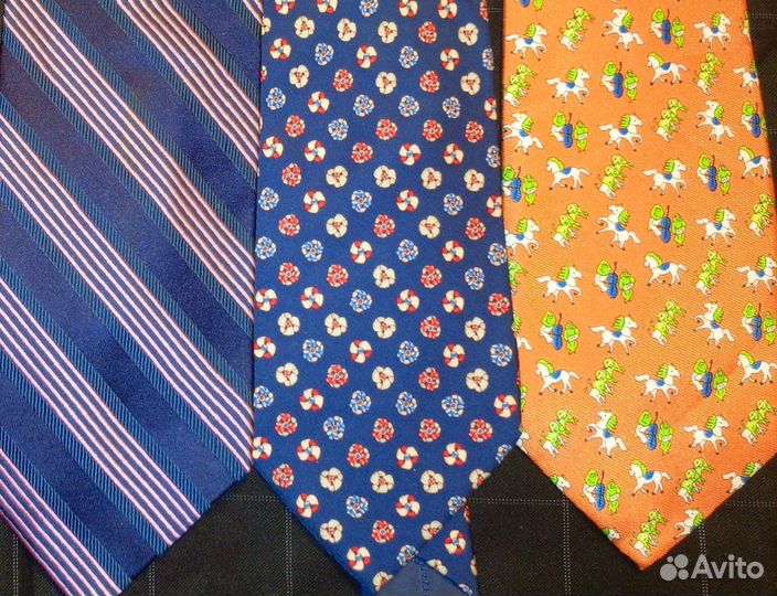 Галстуки Salvatore Ferragamo Италия