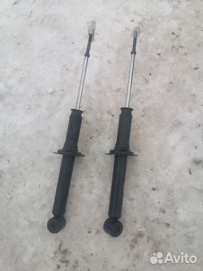 Передние стойки мицубиси каризма