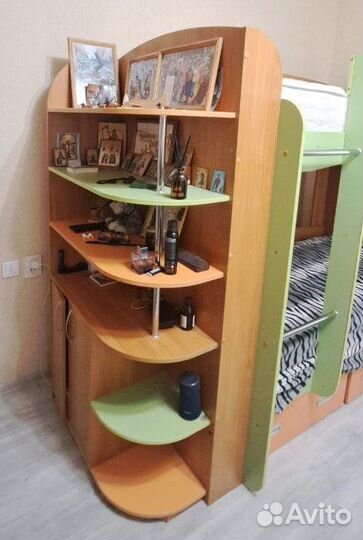 Двухъярусная кровать