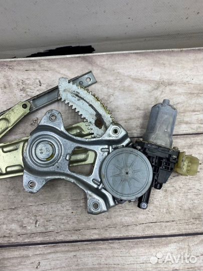 Механизм стеклоподьемника задний левый Infiniti