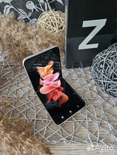 Samsung Galaxy Z Flip3, 8/128 ГБ