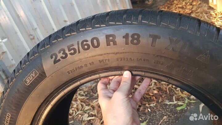 Continental ContiVikingContact 6 235/60 R18 107T