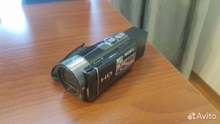 Цифровая видеокамера Sony HDR-CX130E