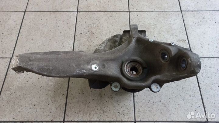 Кулак передний левый Land Rover Range Rover Vogue