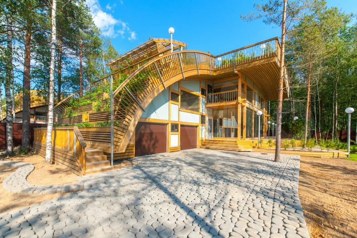 Дом 440 м² на участке 15 сот.