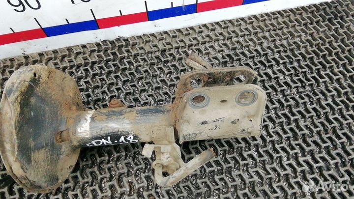 Стойка передняя Toyota Avensis (T250) II (2002–200