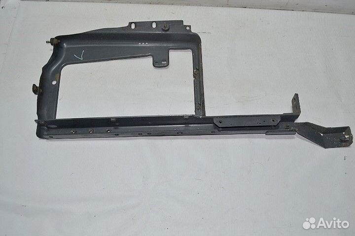 Кронштейн крепления фары, правой renault trucks Ma