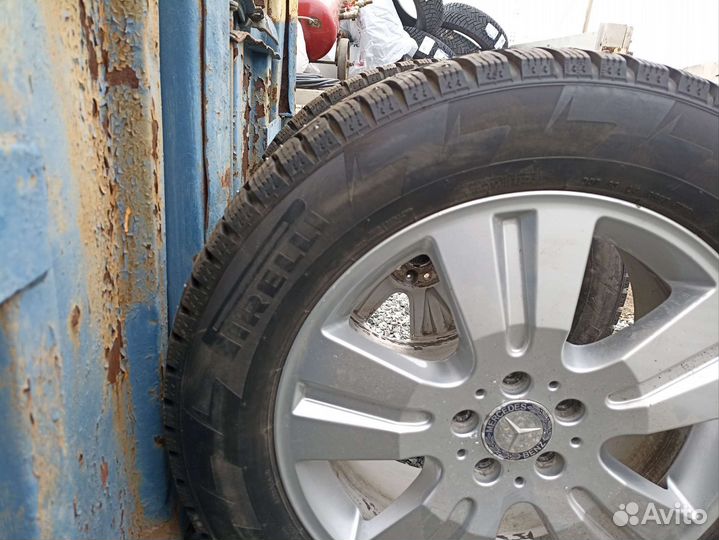 Pirelli Ice Zero 255/55 R18