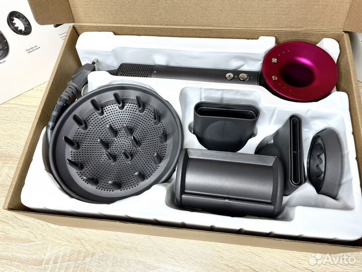 Фен Dyson Supersonic