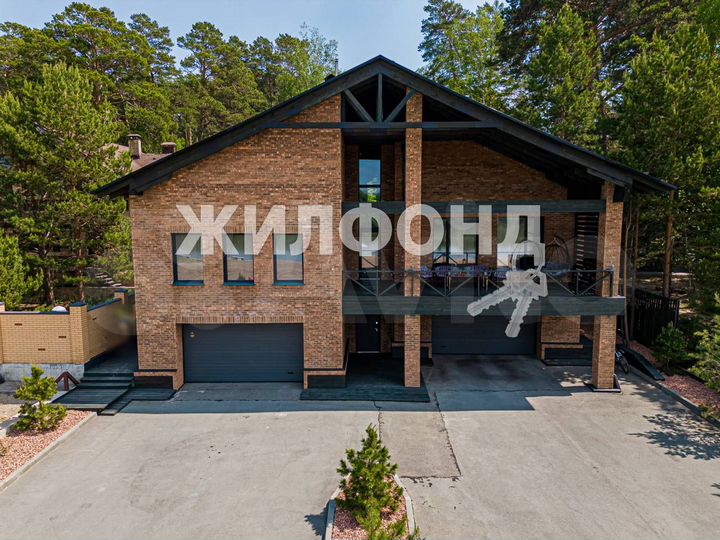 Дом 507,6 м² на участке 7,5 сот.