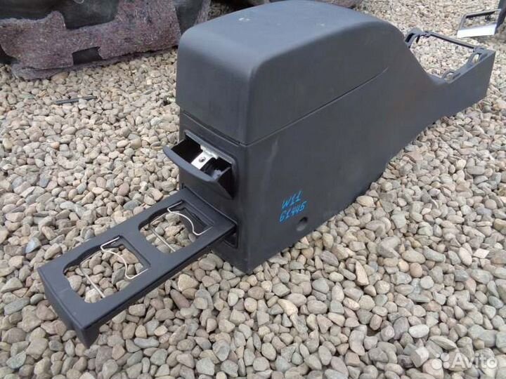 Бардачок между сиденьями Nissan Avenir W11 QG18DE