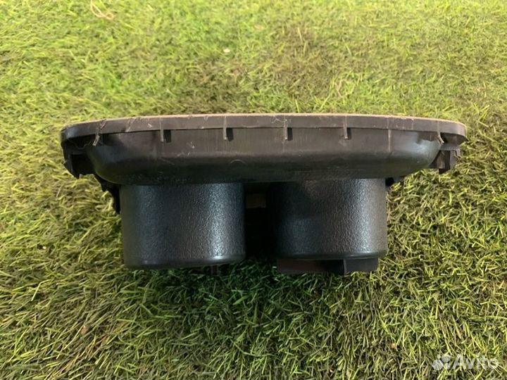 Подстаканник Mitsubishi Pajero MD971485 1193