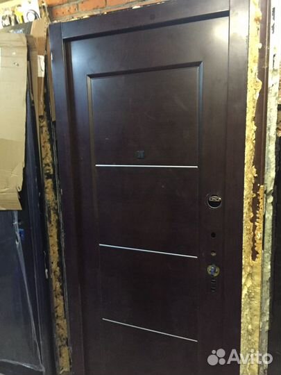 Дверь входная железная бу. Много дверей