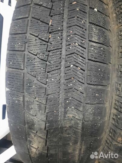 Bridgestone Blizzak VRX 225/60 R17 99