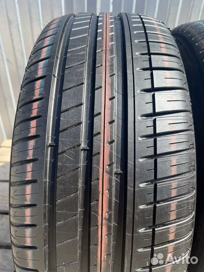 Michelin Pilot Sport 3 245/45 R19