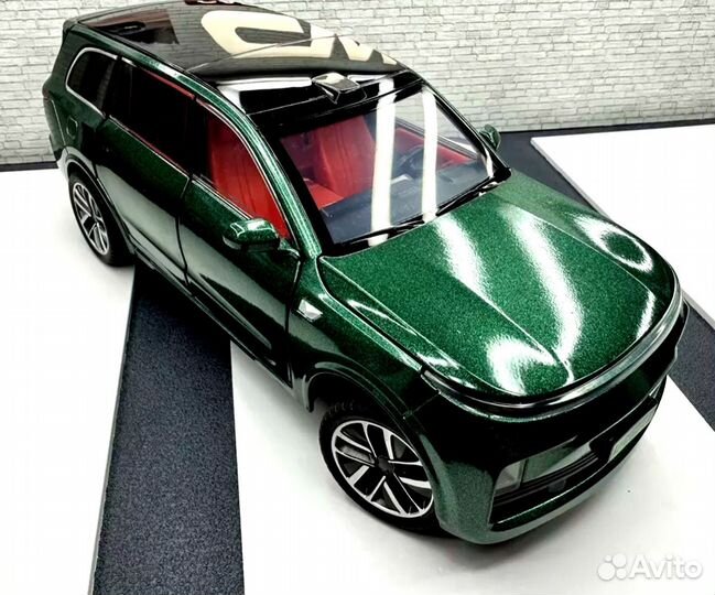 Металлическая машинка LiXiang L9