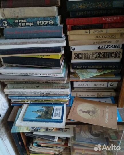 Книги. Очень много