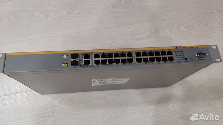 Управляемый коммутатор AT-8000S/24