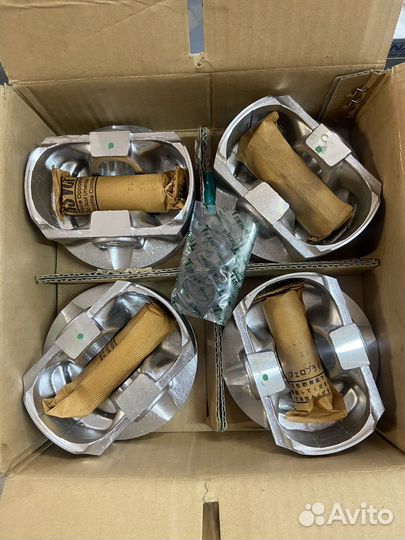 Комплект поршней Subaru EJ25(без колец)