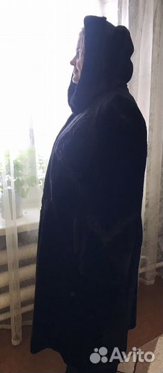 Шуба мутоновая с норковым капюшоном