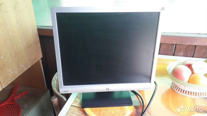 Монитор LG 19