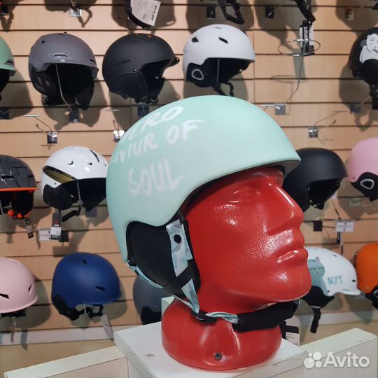 Горнолыжный шлем новый