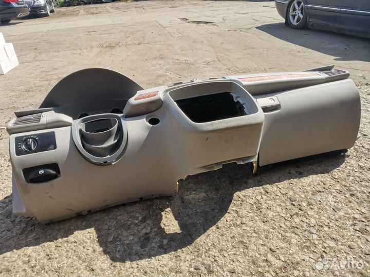 Торпедо панель приборов Mercedes W251 R-класс