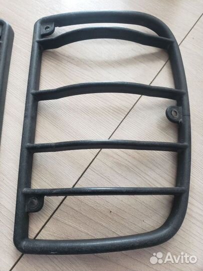 Накладки под задние фонари задние Land Rover