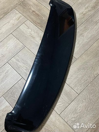 Спойлер крышки багажника Toyota land cruiser 200