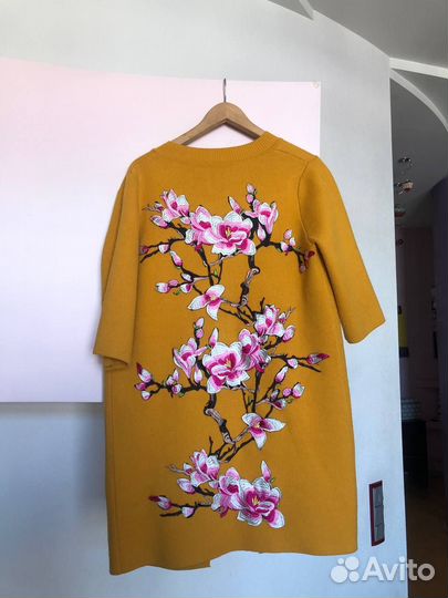 Кардиган с вышивкой на спине