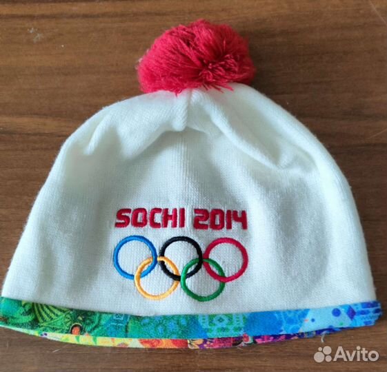 Шапки осенние и зимние, шарф детские. Цены разные