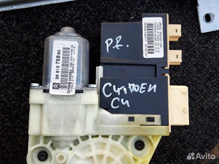 Стеклоподьёмник передний правый Ситроен с4