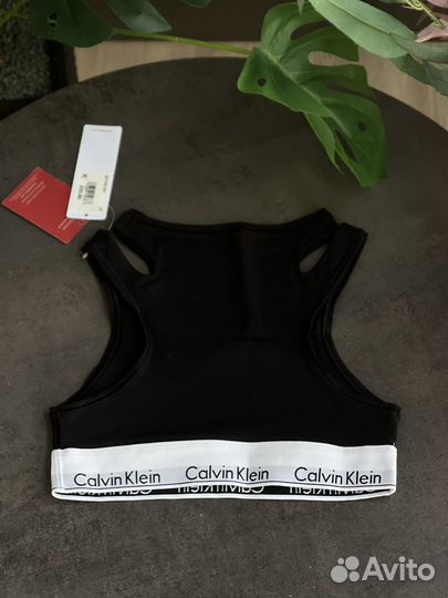 Новый топ Calvin klein размера xs