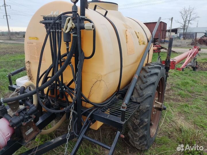 Опрыскиватель оп 22 сельскохозяйственный