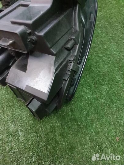 Фара левая Volkswagen Polo