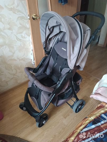 Прогулочная коляска