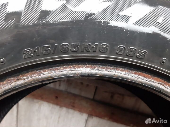 Bridgestone Blizzak DM-V2 215/65 R16 98S