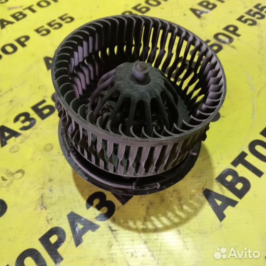 Моторчик отопителя Renault Logan