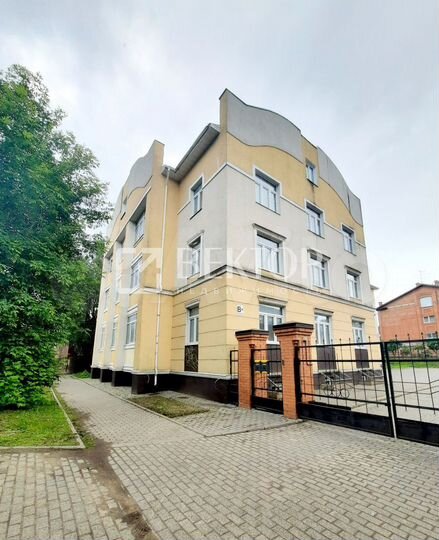 3-к. квартира, 104,8 м², 1/3 эт.