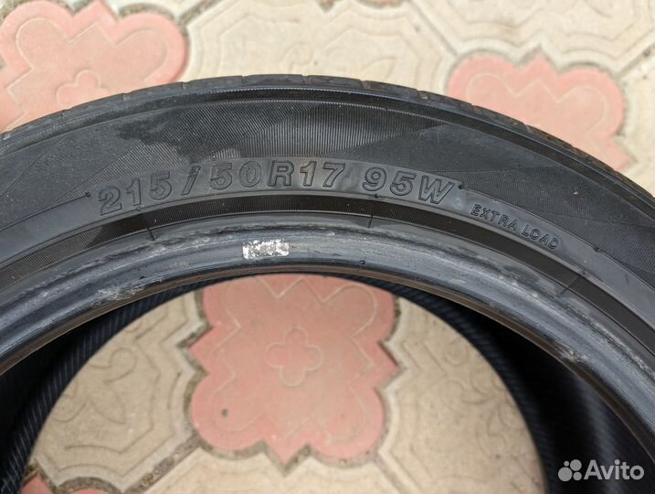 Yokohama BluEarth AE50 215/50 R17