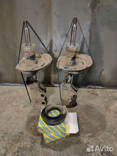 Стойки Веста