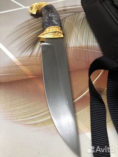 Украшенный нож