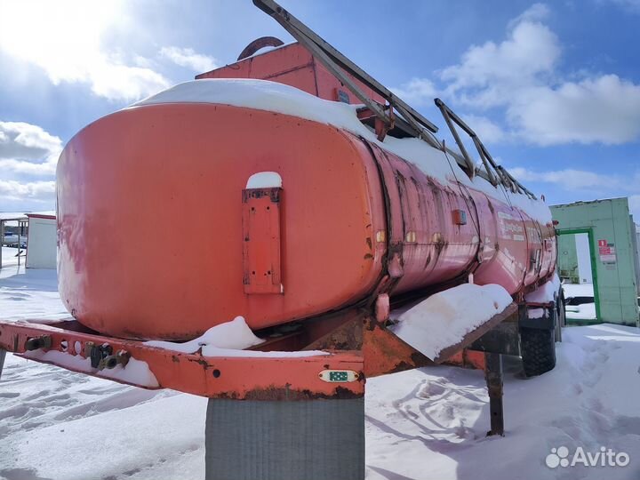 Полуприцеп бензовоз УралСпецТранс 94651 L, 2014