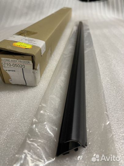 Молдинг (бархотка) окна пер прав двери avensis 220