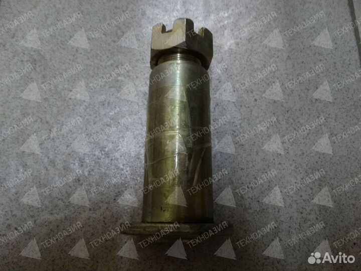 Палец сочленения рамы с гайкой (L-121мм) ZL20