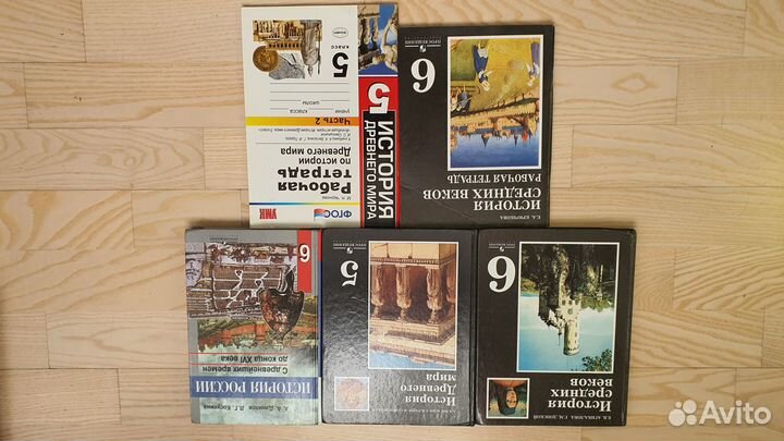 Учебники и учебные пособия