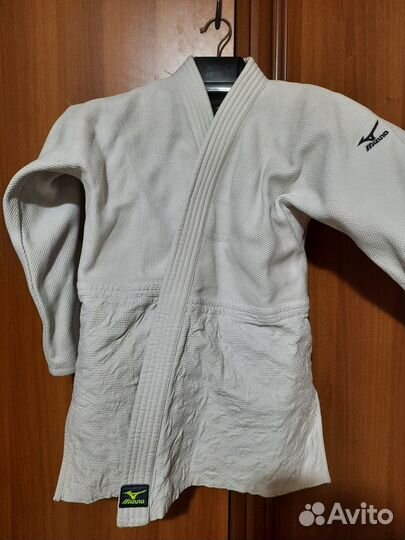 Дзюдоги Mizuno без штанов (белая и синяя)