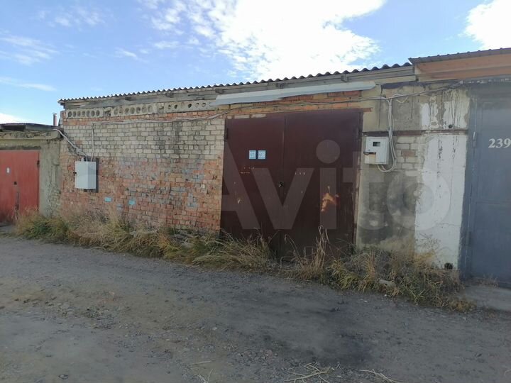 Гараж, > 30 м²