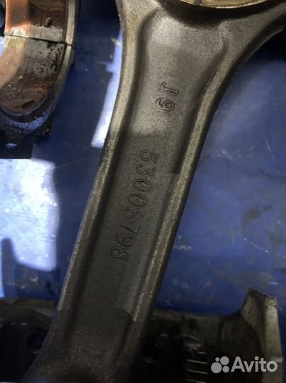 Поршень с шатуном jeep grand cherokee 5.2 magnum